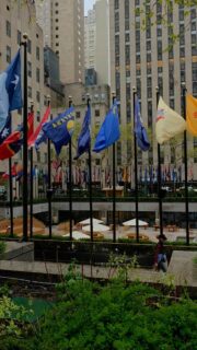 La patinoire s'est envolée aux pieds du Rockefeller Center, le printemps est là même si la brume matinale trompe nos sens.