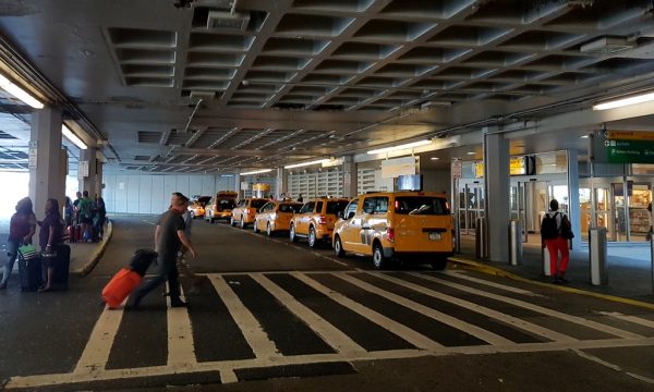 Taxi jaune aéroport JFK