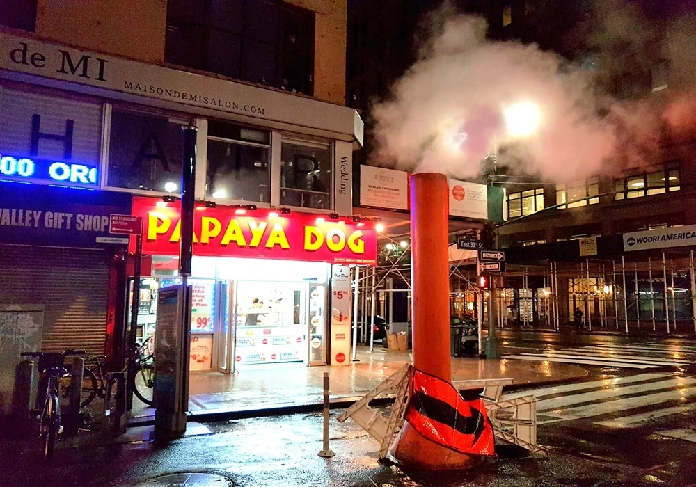 Vapeur dans une rue de Manhattan
