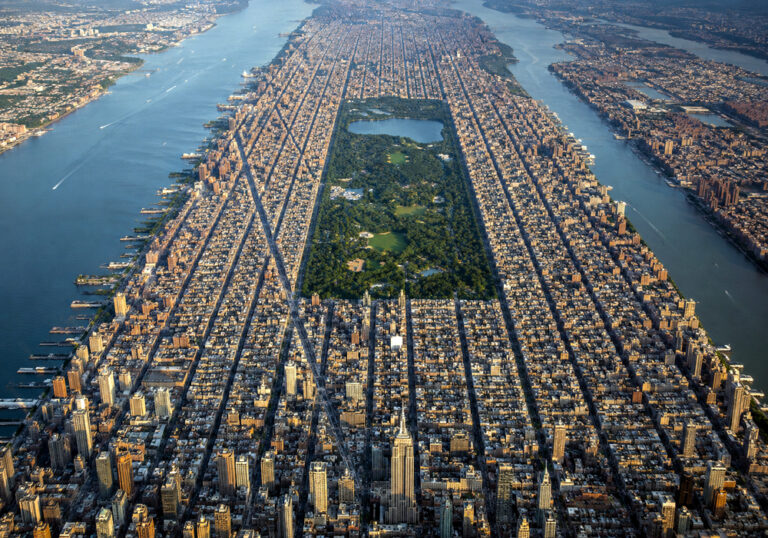 Le quadrillage des rues et avenues de Manhattan
